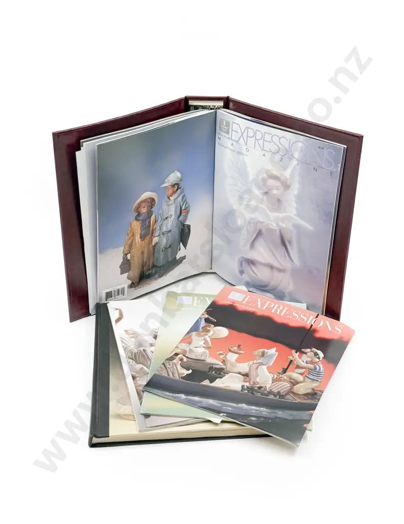 Small Qty of Assorted Lladro Reference Volumes and Pamphlets Image 1++