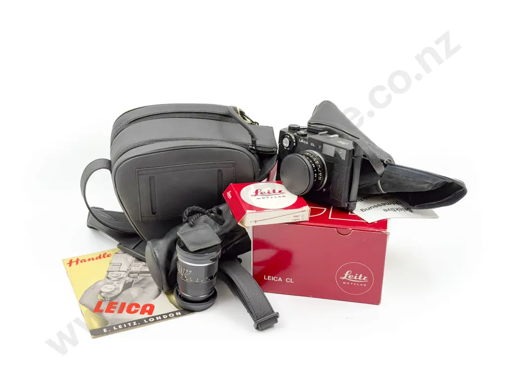 Leitz Leica CL Camera and Original Box with Accessories Image 1++