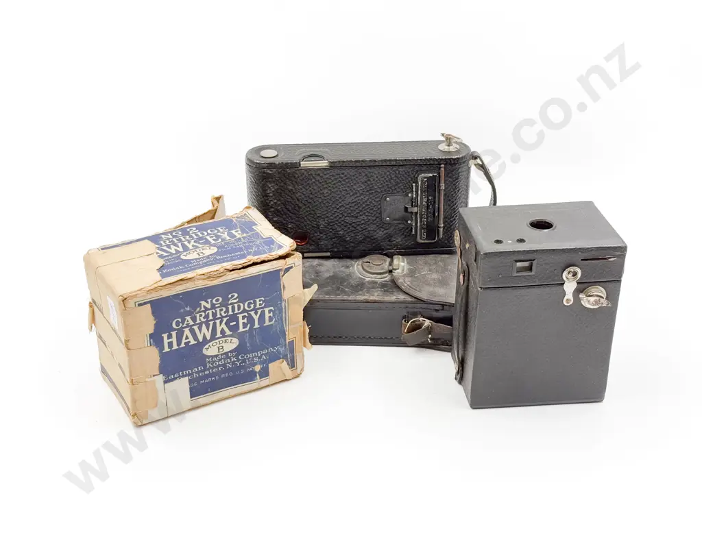 Two Vintage Cameras Image 1++