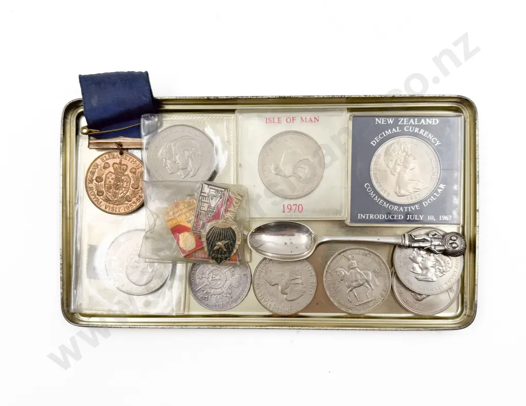 Small Qty of Assorted Russian Badges and Commemorative Coins etc. Image 1++