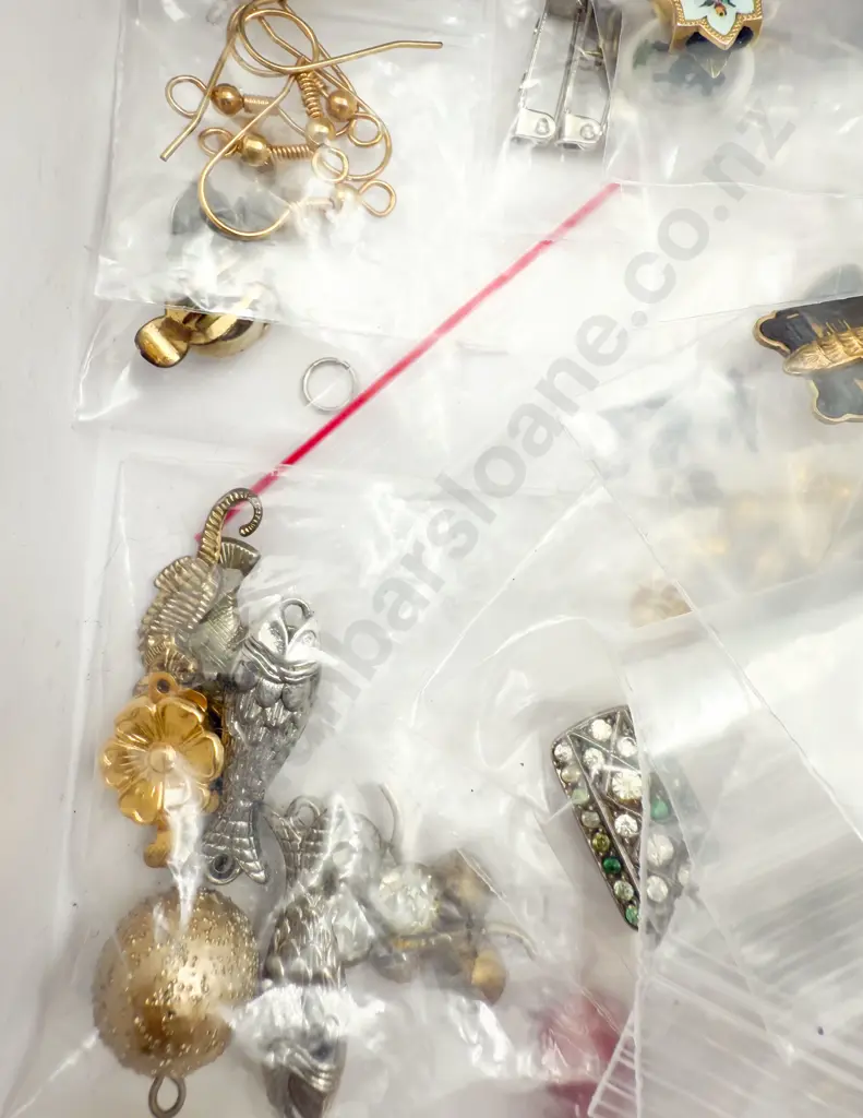 Small Qty of S/S Jewellery Making Items and Others Image 1++