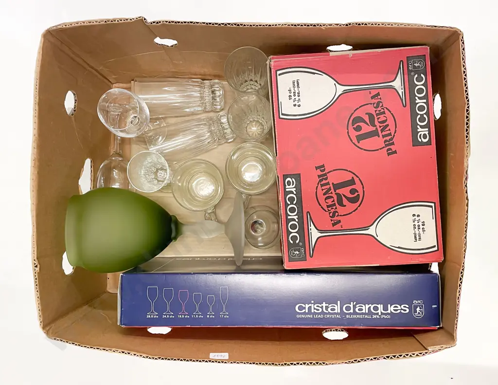 Qty of Assorted Glassware Image 1++