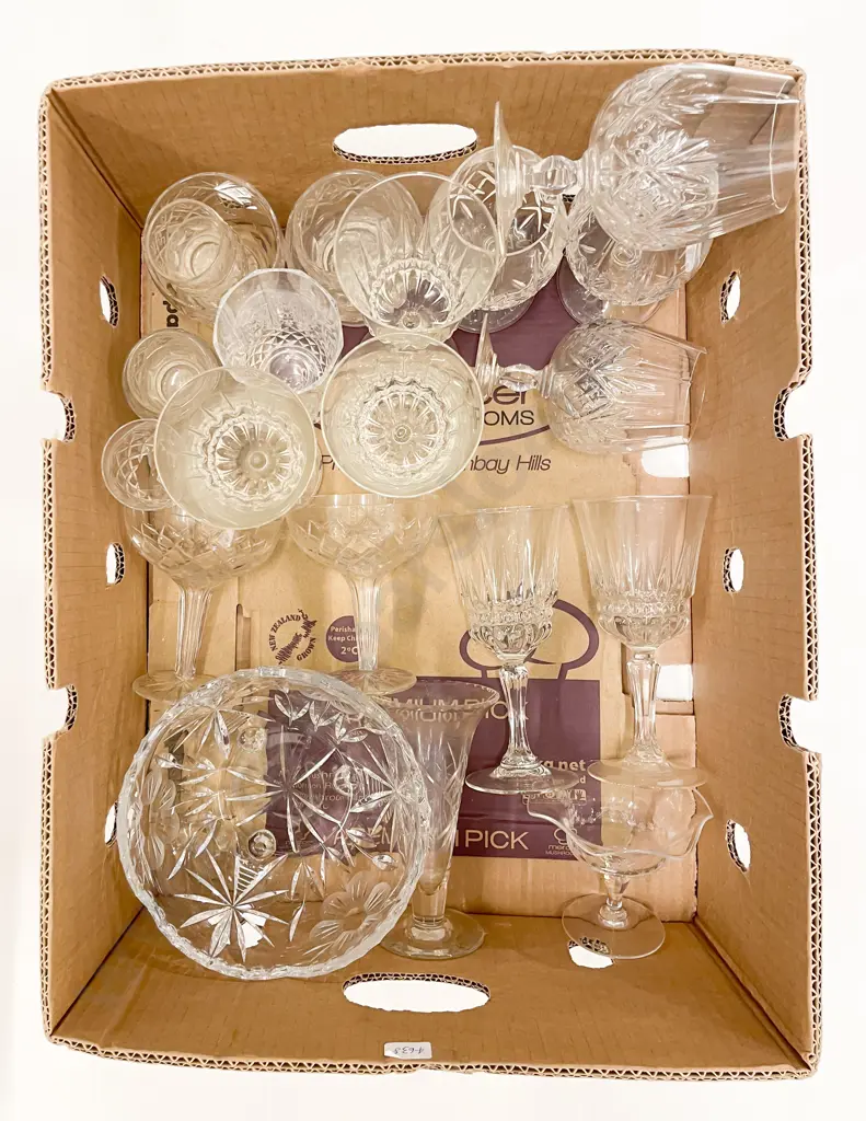 Qty of Assorted Crystal and Glassware Image 1++