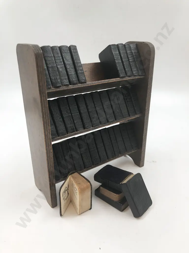 Miniature Set of Complete Works of Shakespeare Image 1++