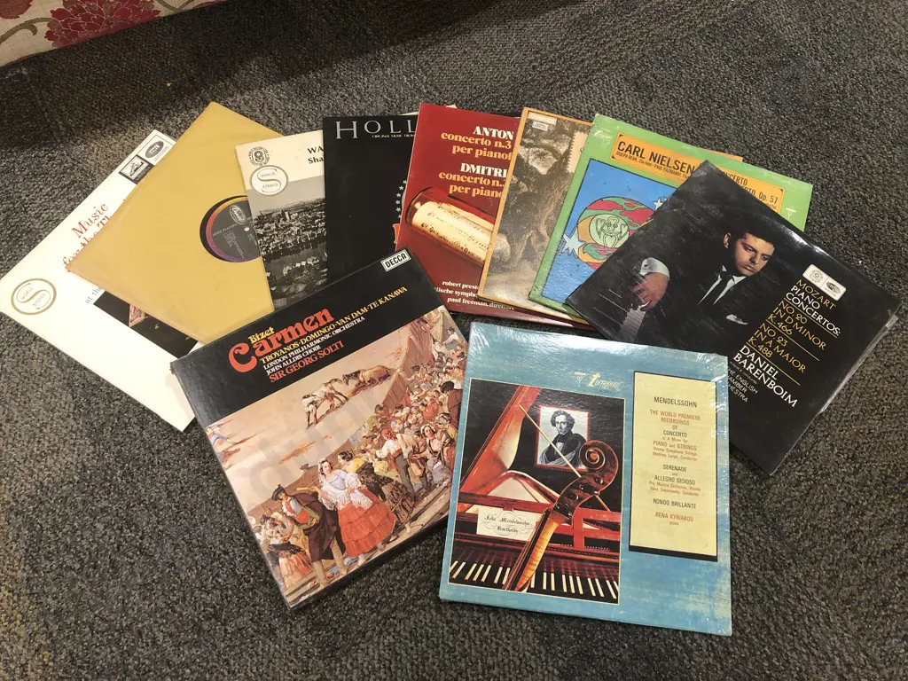 Box of Assorted Records Image 1++