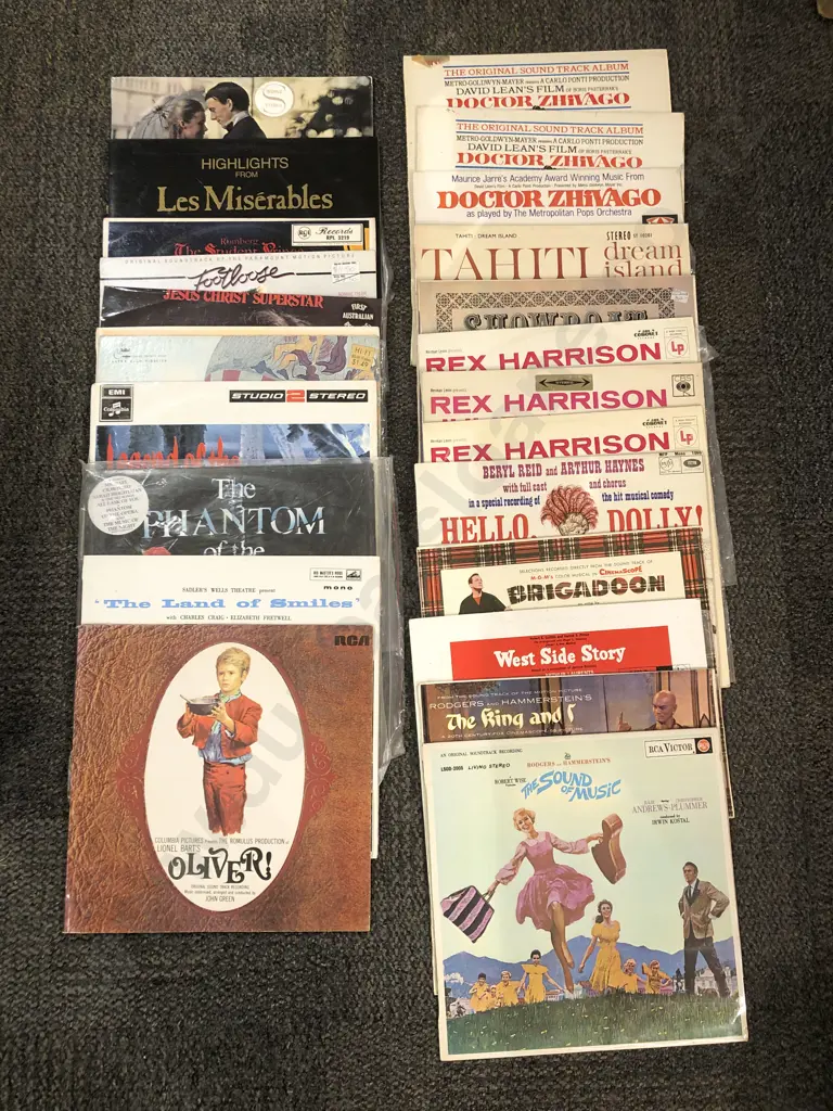 Small Qty of Assorted Vinyl Records Image 1++