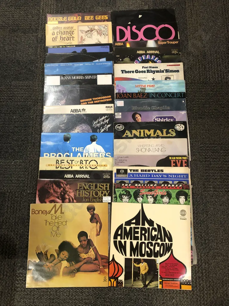 Qty of Assorted Vinyl Records Image 1++