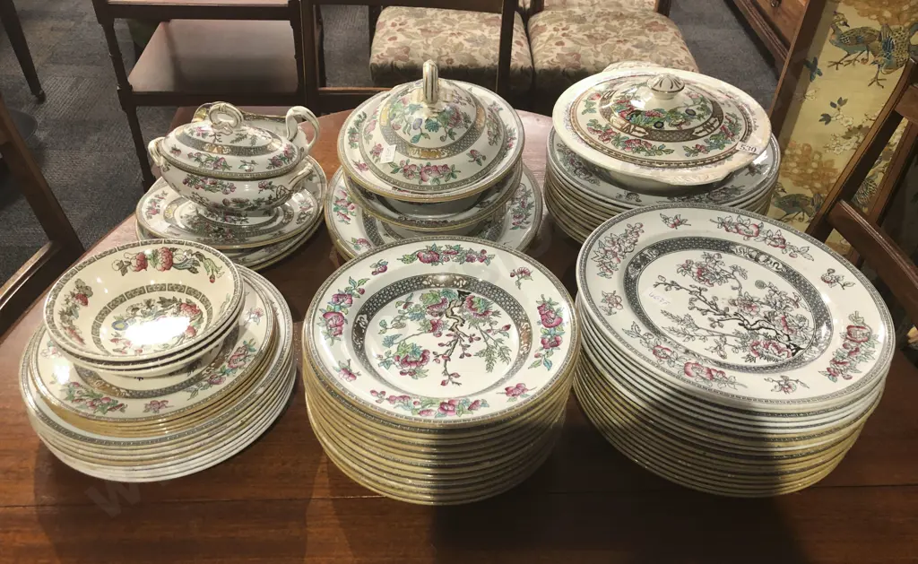 Minton's Part Dinner Set Image 1++