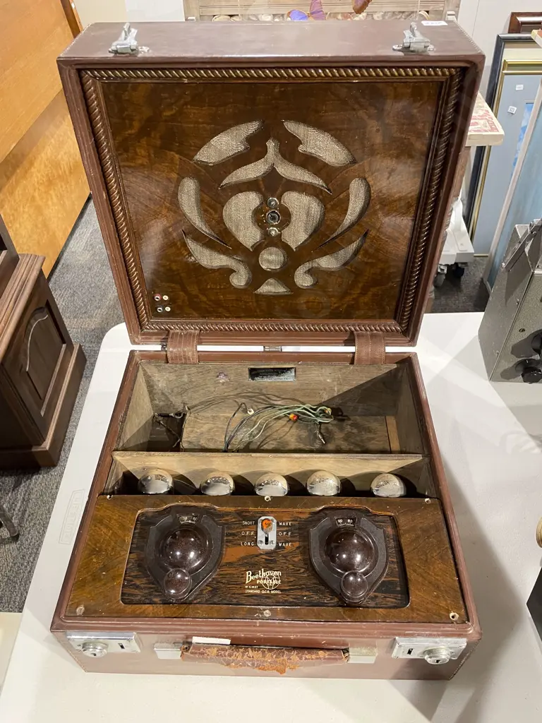 Two Vintage Portable Radios Image 1++