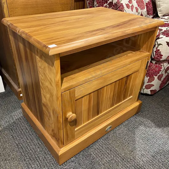 Single Door Entertainment Stand