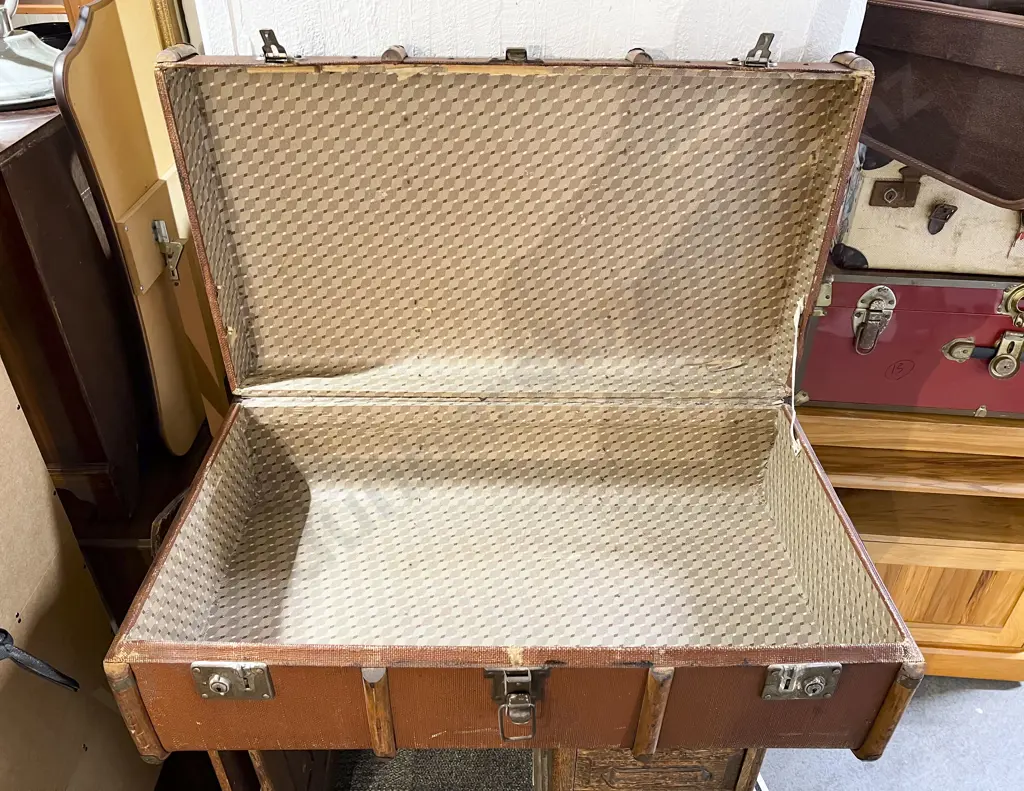 Vintage Travel Trunk Image 1++