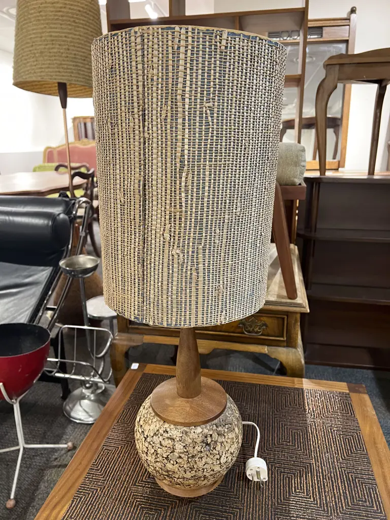 Mid Century Table Lamp Image 1++
