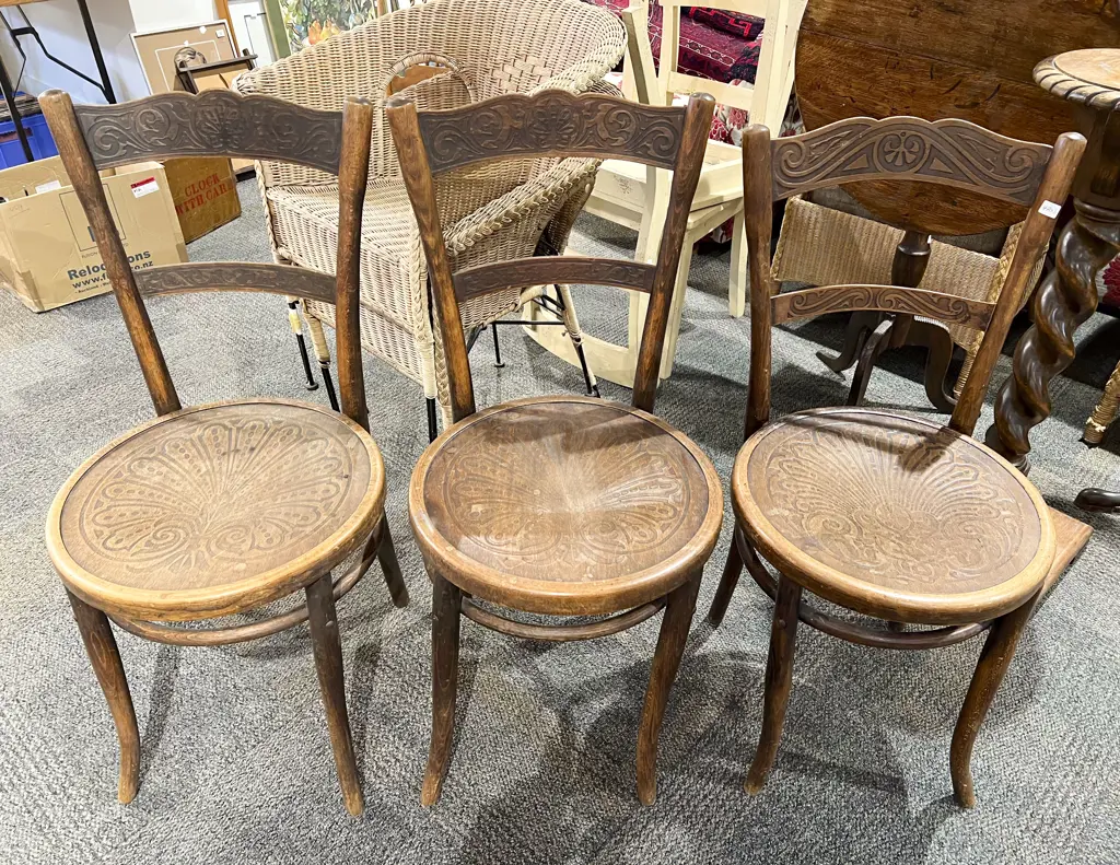 Five Assorted Bent Wood Chairs Image 1++
