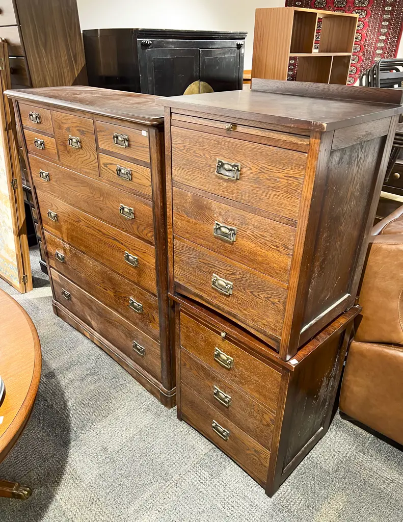 Three Piece Oak Bedroom Suite Image 1++