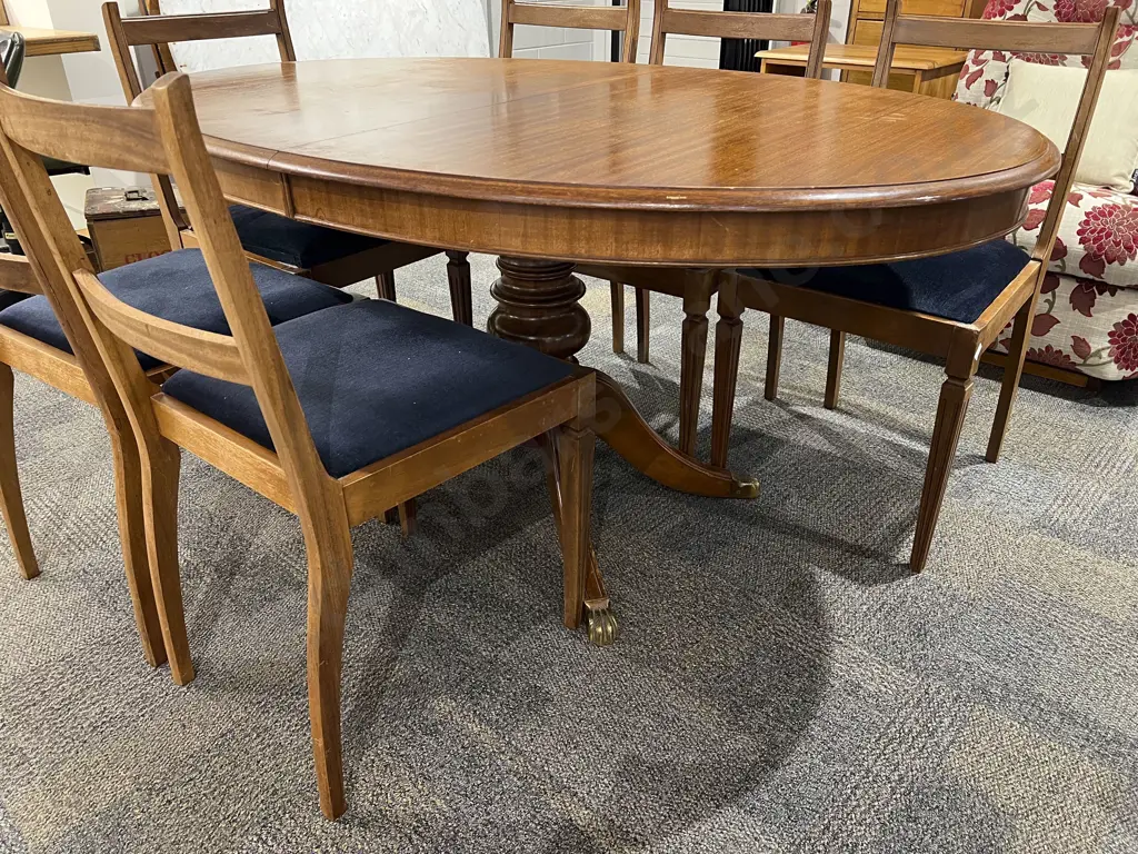 Oval Extension Dining Table and Eight Chairs Image 1++