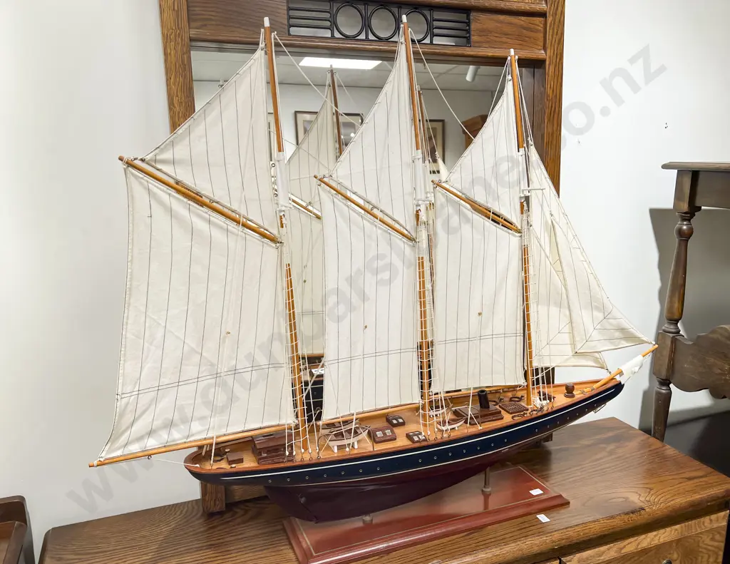 Model Of A 3 Masted Sailing Ship Image 1++