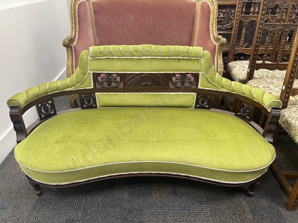 An Attractive Victorian Kidney Shaped Parlour Sofa Image 1++