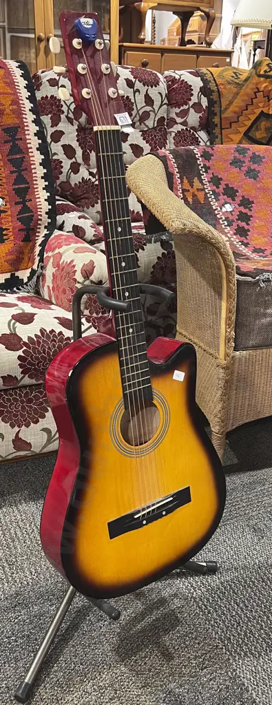 Acoustic Guitar Image 1++
