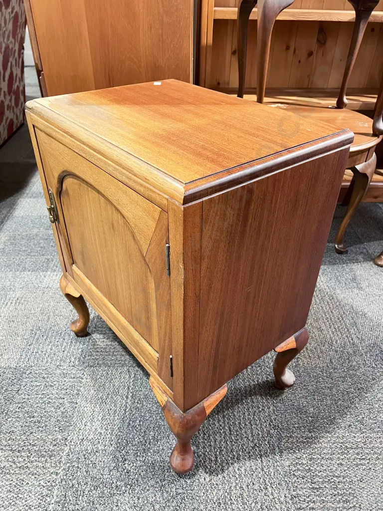Mahogany Pot Cupboard Image 1++