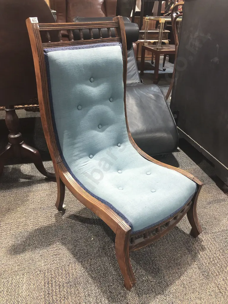 Buttoned Nursing Chair Image 1++