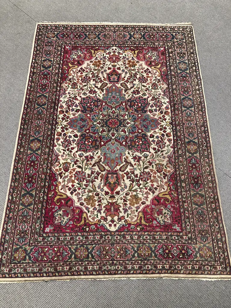 Persian Floor Rug Image 1++