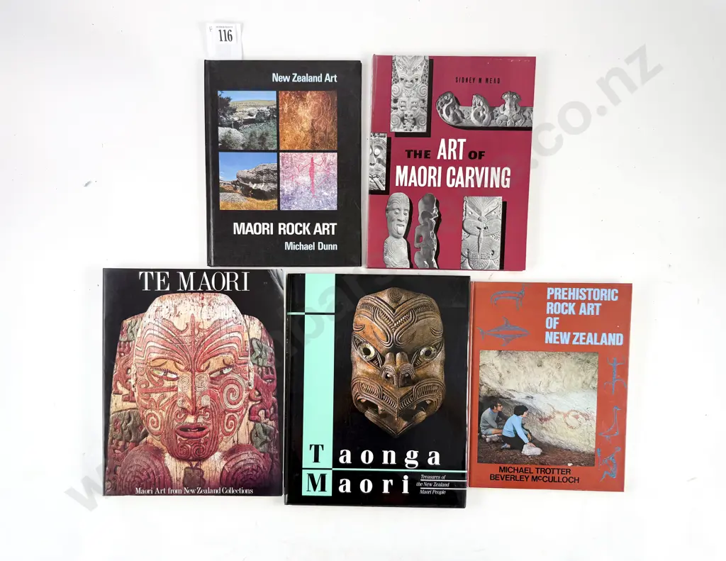 8 Volumes On Maori Art Image 1++