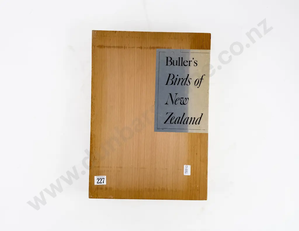 Turbott E G (Editor) - Buller's Birds Of New Zealand Image 1++