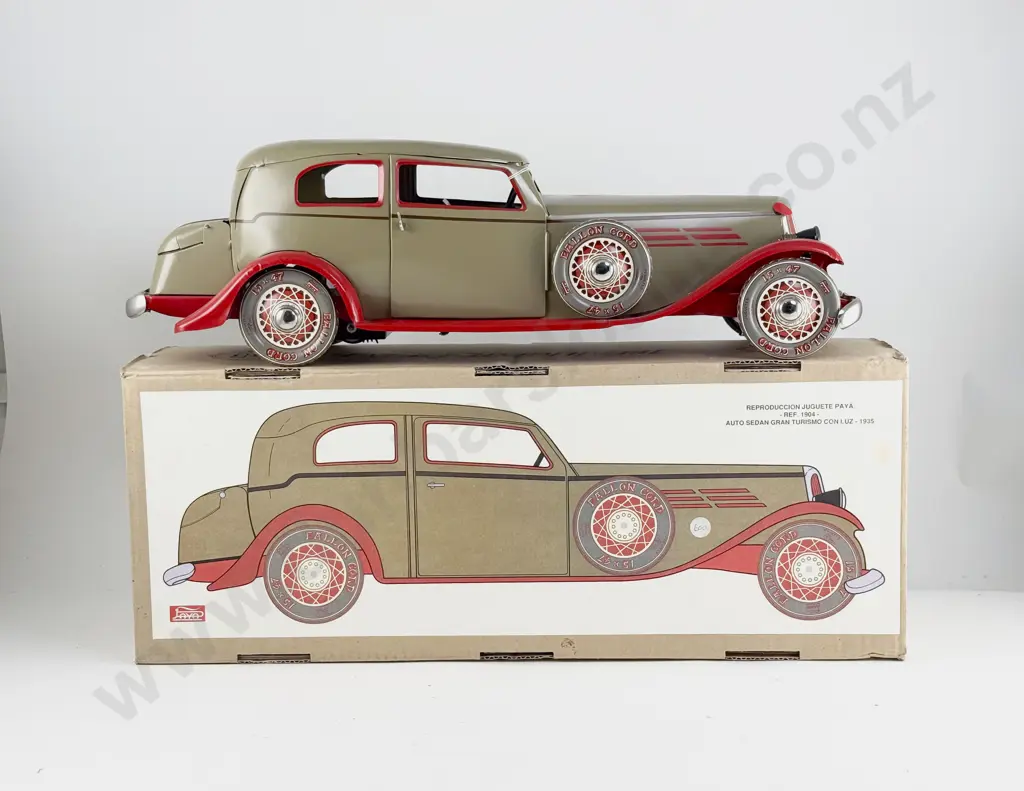 Boxed Paya (Spain) Reproduction Ref 1904 Tinplate Auto Sedan Gran Turismo Con Luz 1935 Image 1++