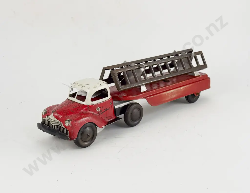 Walt Reach Toy by Courtland Made in USA Tinplate Artic Ladder Truck Image 1++