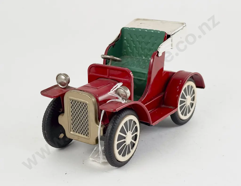Made in Japan Tinplate Vintage Car Image 1++