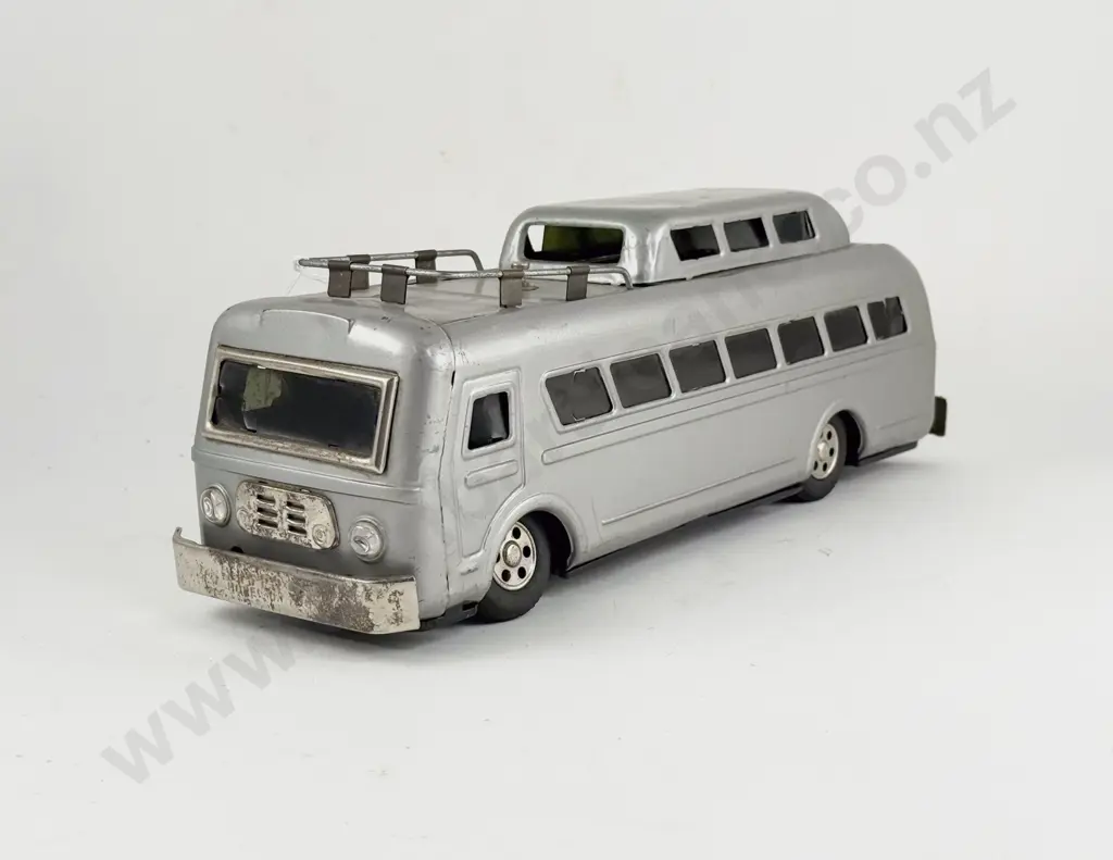 Unmarked Tinplate Bump Car No51 Greyhound Bus Image 1++