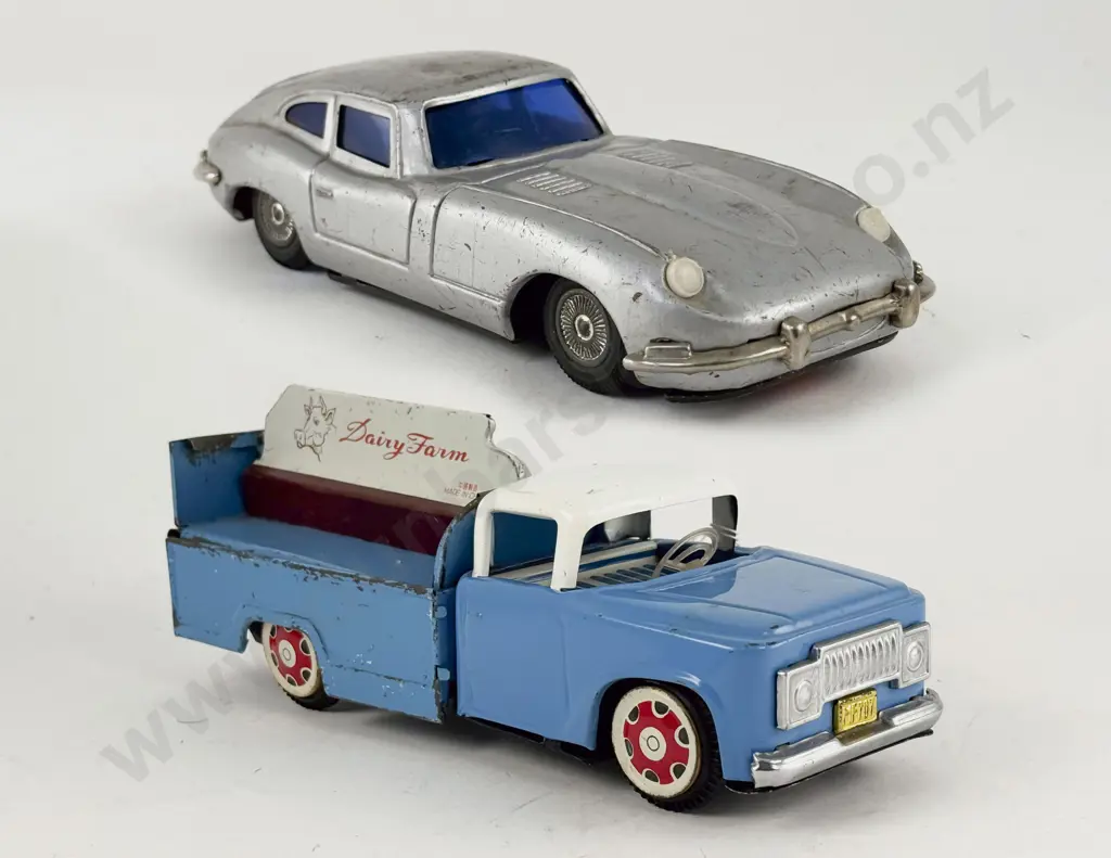 China MF707 Tinplate Dairy Farm Milk Truck and Bandai Jaguar XK-8 Image 1++