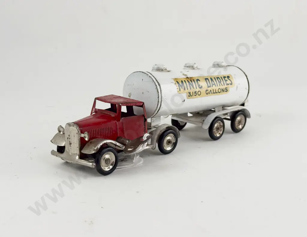 Minic Made in England Tinplate Minic Dairies Artic Tanker Image 1++