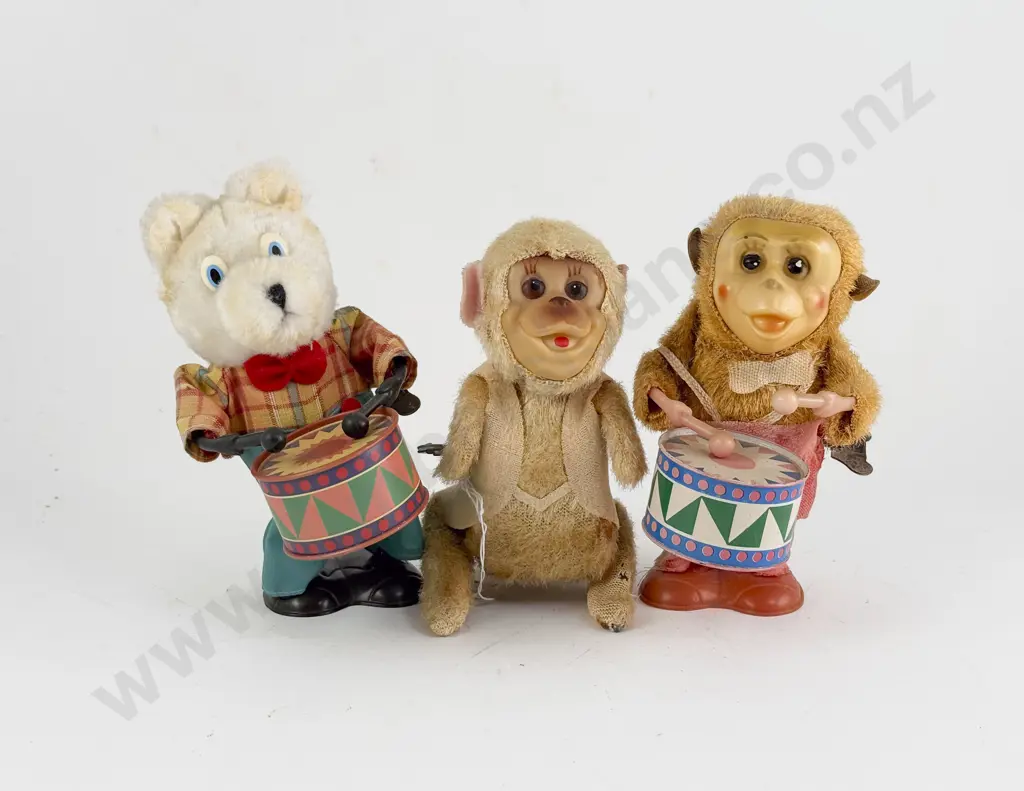Made in China Flock Two Monkeys and Drum Playing Bear Image 1++