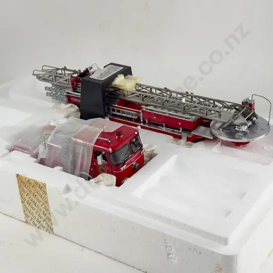 Boxed Franklin Mint 1965 Seagrave Aerial Ladder Truck