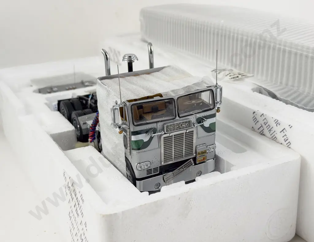 Boxed Franklin Mint 1979 Freightliner Image 1++