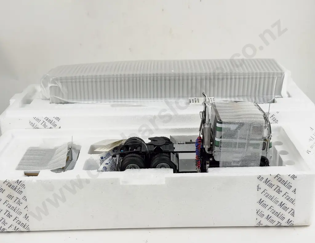 Boxed Franklin Mint 1979 Freightliner Image 1++
