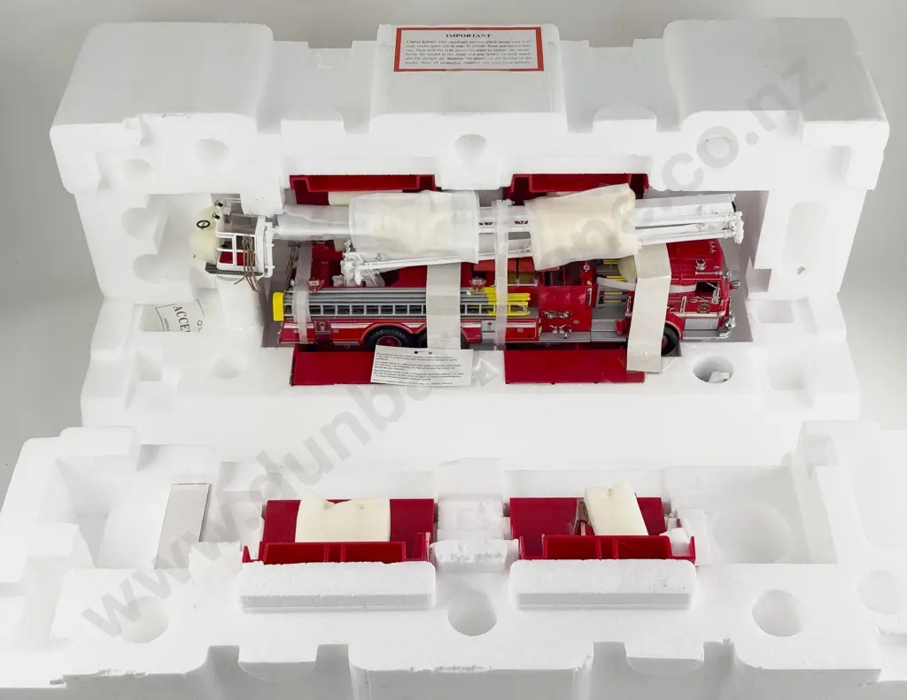 Boxed Franklin Mint Pierce Snorkel Fire Engine Image 1++