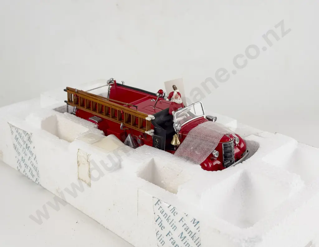 Boxed Franklin Mint 1948 Mack FD Christmas Truck Image 1++
