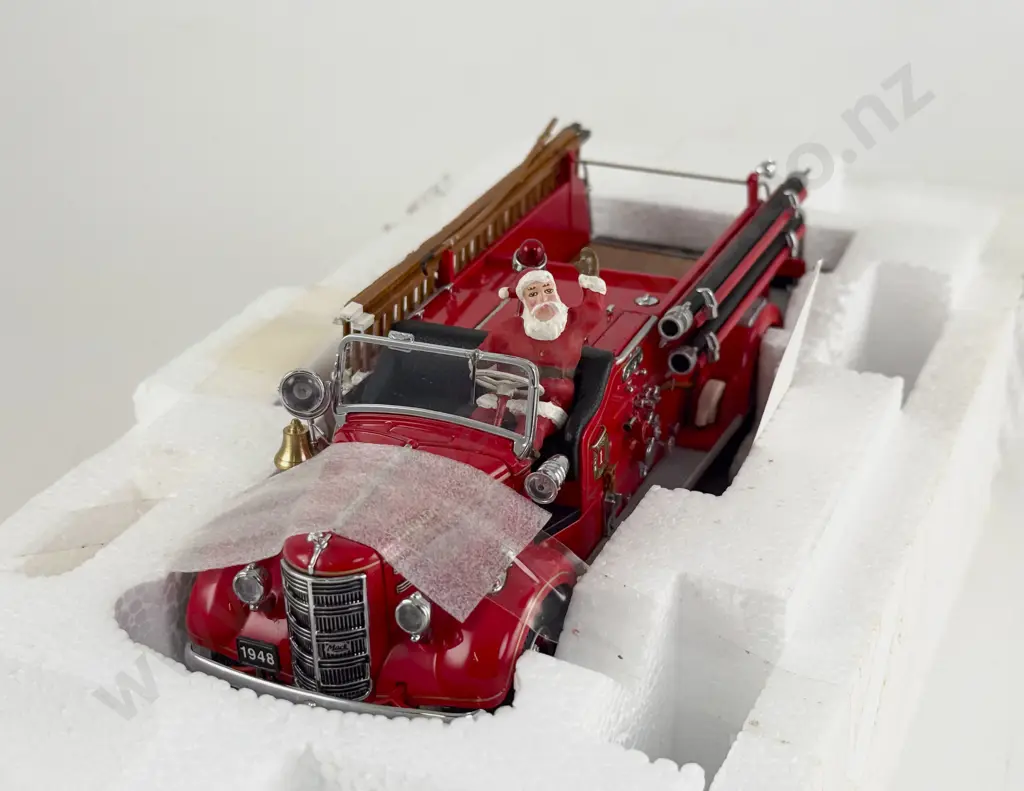 Boxed Franklin Mint 1948 Mack FD Christmas Truck Image 1++