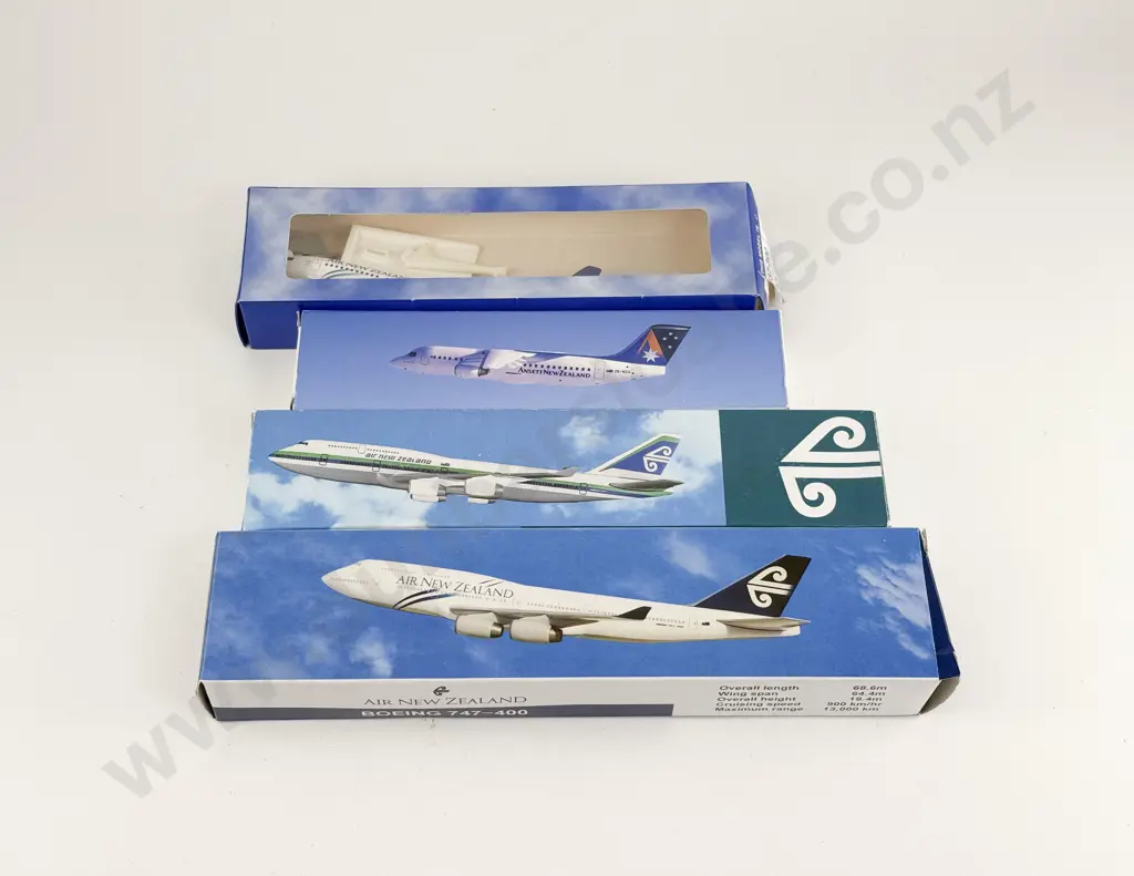 Four Aviation Inflight Scale Models Image 1++