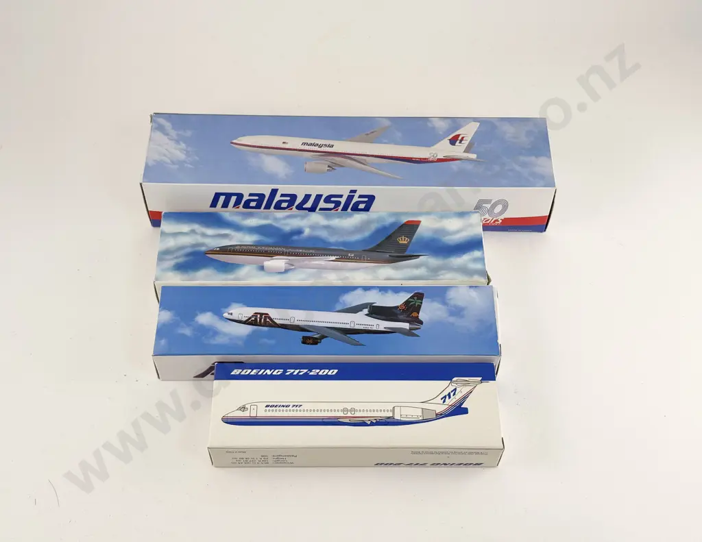 Four Aviation Inflight Scale Models Image 1++