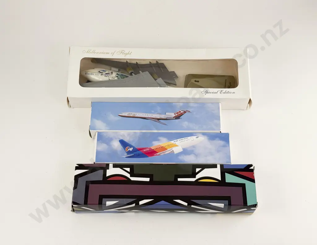 Four Aviation Inflight Scale Models Image 1++