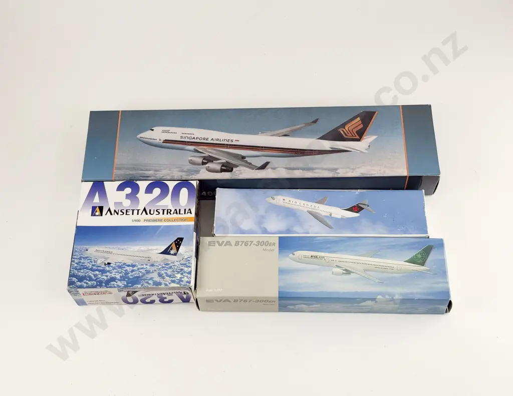Four Aviation Inflight Scale Models Image 1++