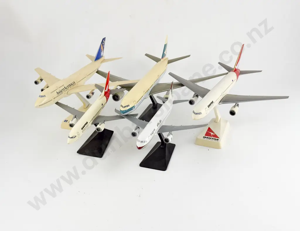 Five Unboxed Aviation Inflight Scale Models Image 1++