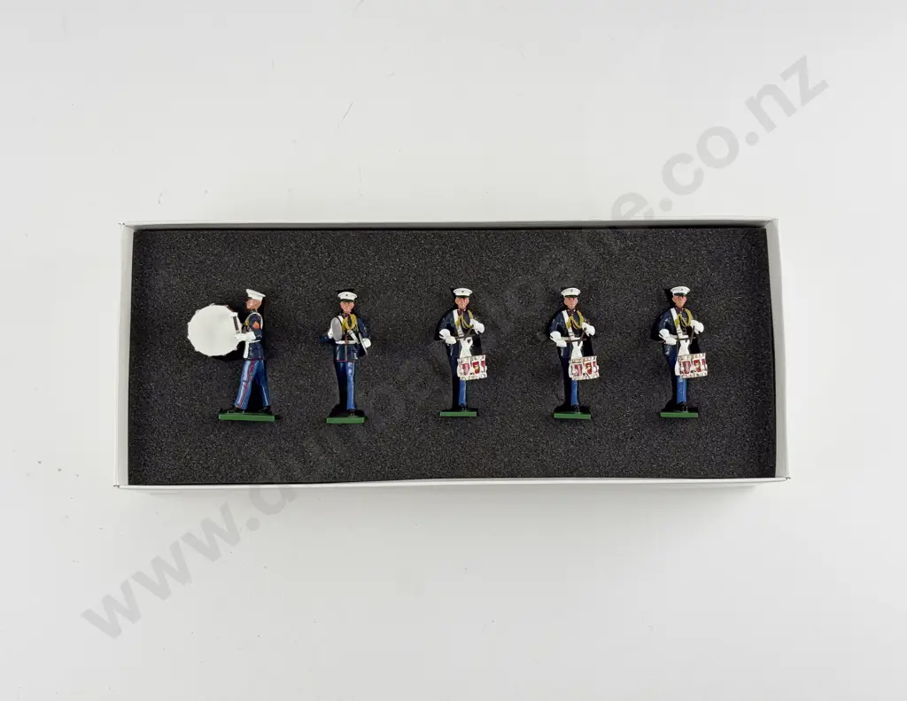 Boxed Britains No17857 United States Marine Corps 8th and I Drum and Bugle Corps 1955 add on set Ltd Ed 245/1000 Image 1++