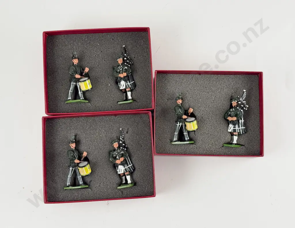 Britains Boxed No130x3 Pipes and Drums of the Cameronians Piper and Side Drummer Image 1++
