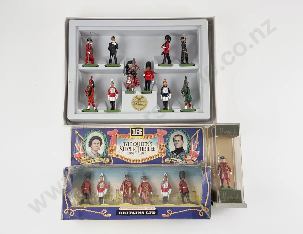 Boxed Britains Pageantry Heritage Collection All The Queens Men Image 1++
