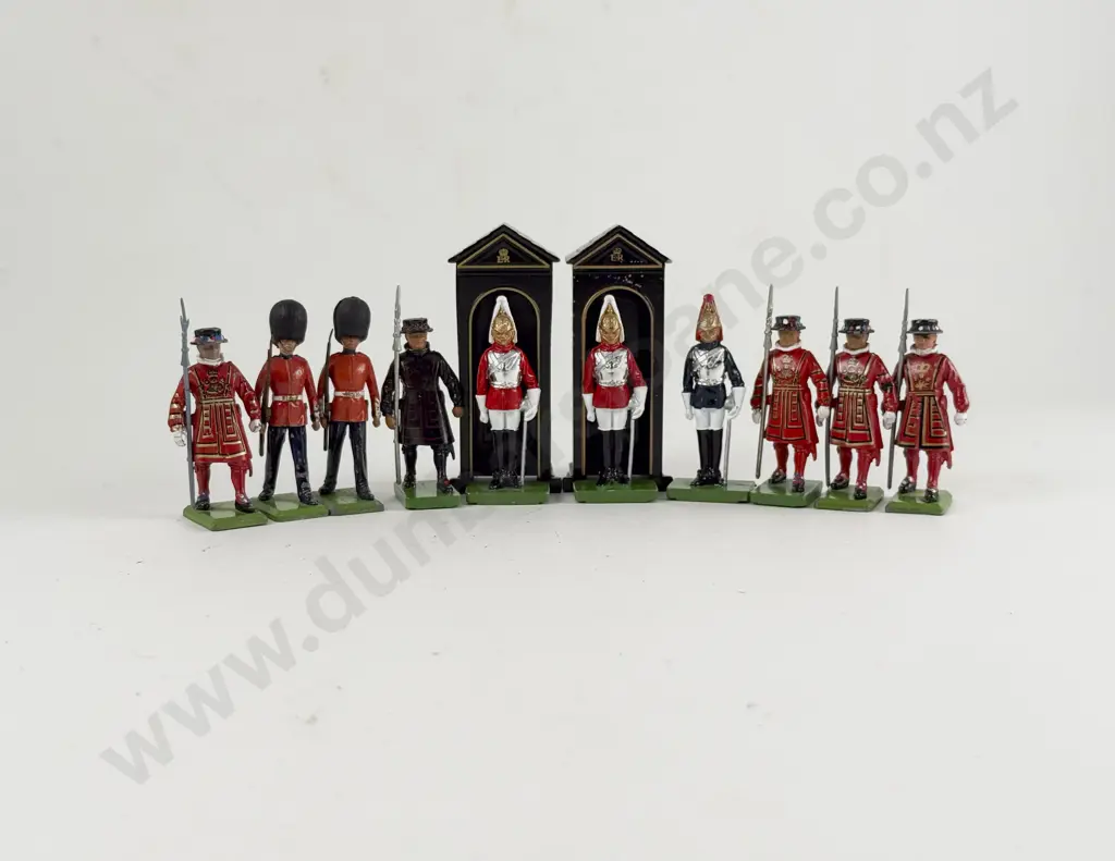 Unboxed Britains Five Beefeaters Two Sentry Boxes Three Life Guards and Two Scots Guards Image 1++