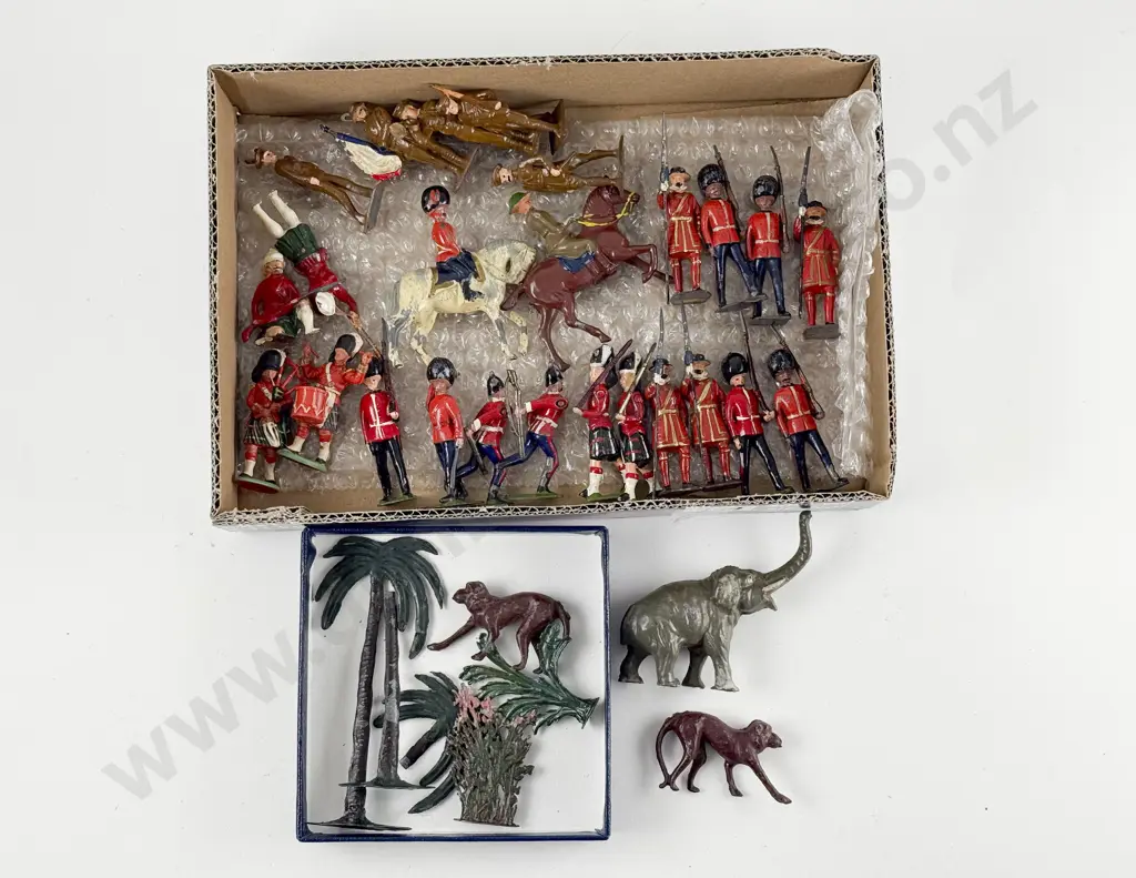 Collection Pre-WWII Britains Soldiers with two Plastic and two Monkey - Elephant Animals (28) Image 1++